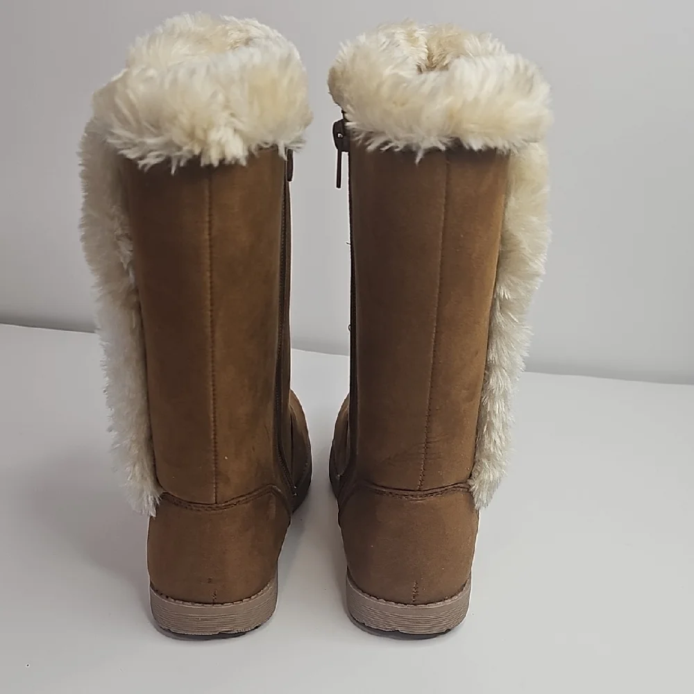 Cat & Jack‎ Girl Brown Winter Boots with Faux Fur Size 3